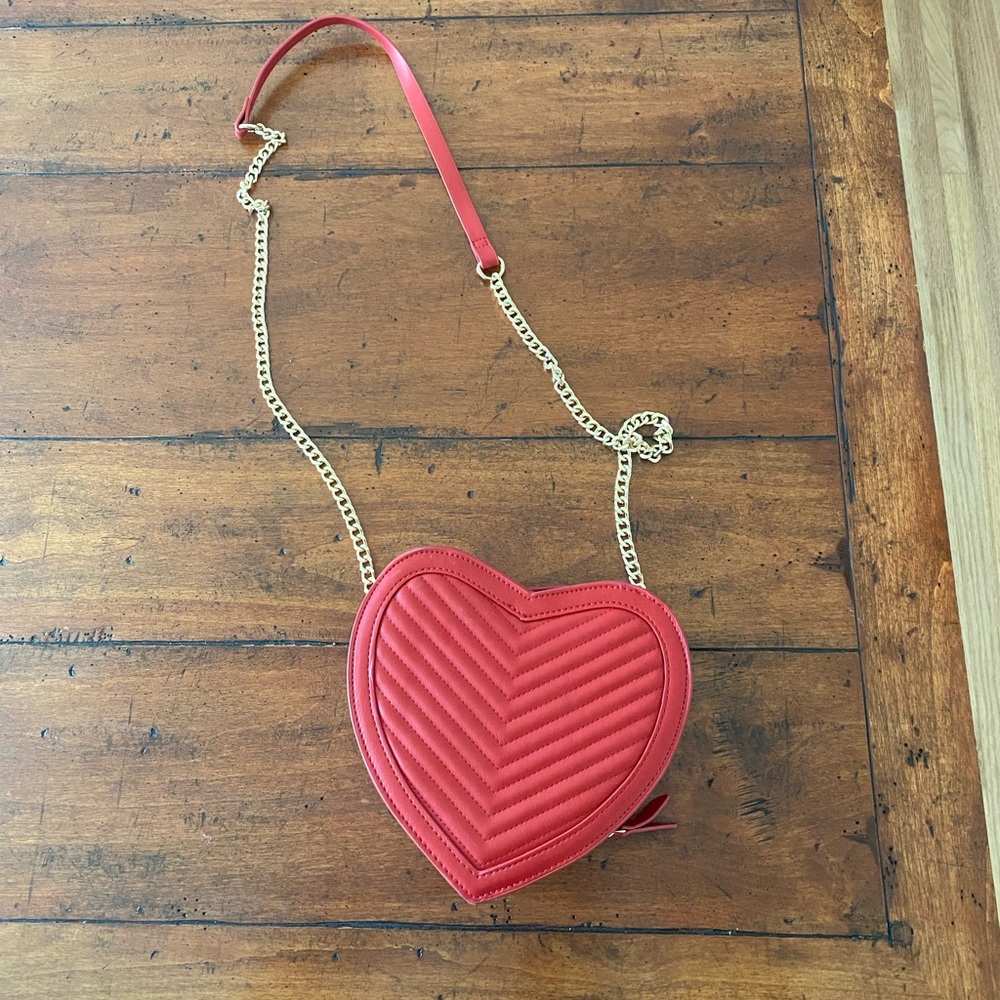NBW Forever 21 faux leather red quilted heart shaped crossbody bag